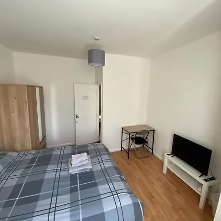 Entire 2 Bed Flat 10 Mins To Central London Exterior photo